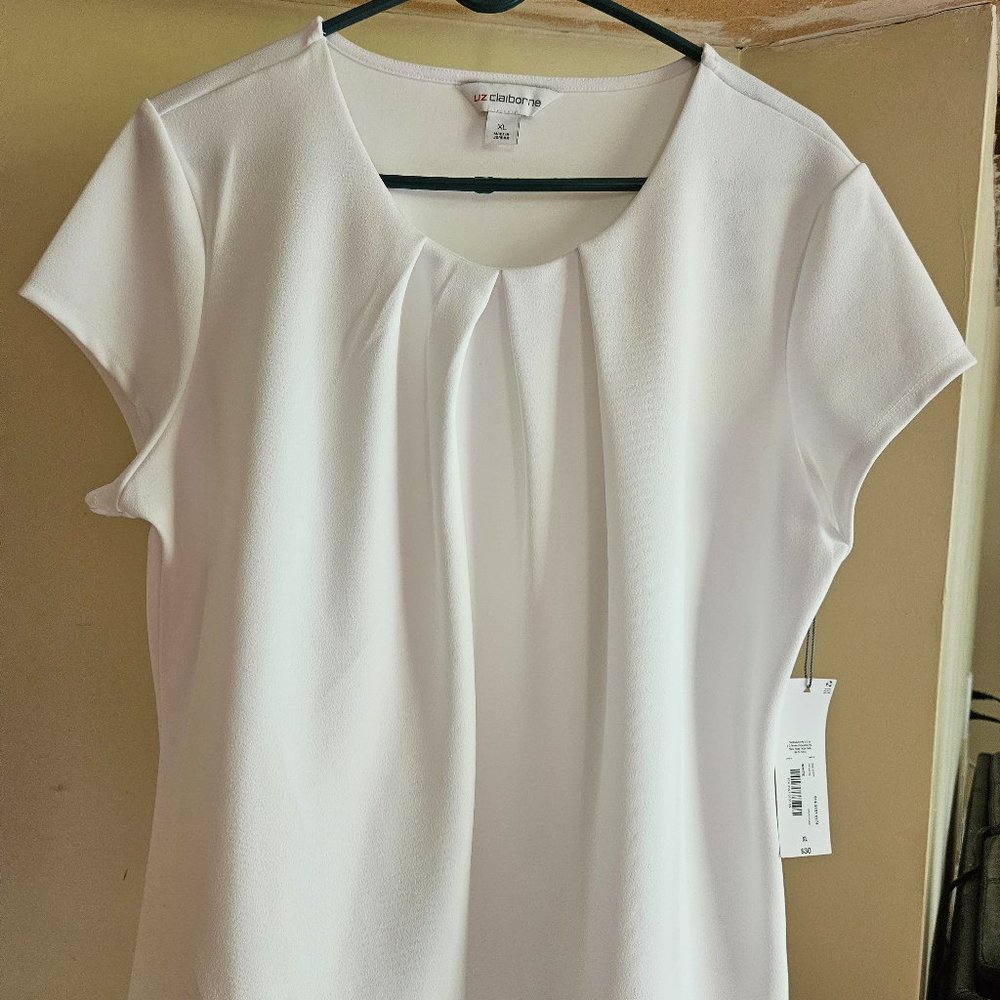 White Liz Claiborn Texture T Shirt Blouse NWT new